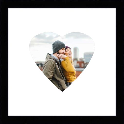 heart-picture-frame-black-with-couple